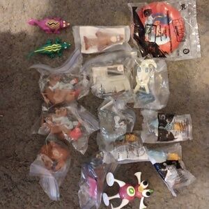 Very Random Assortment Of Vintage Toys